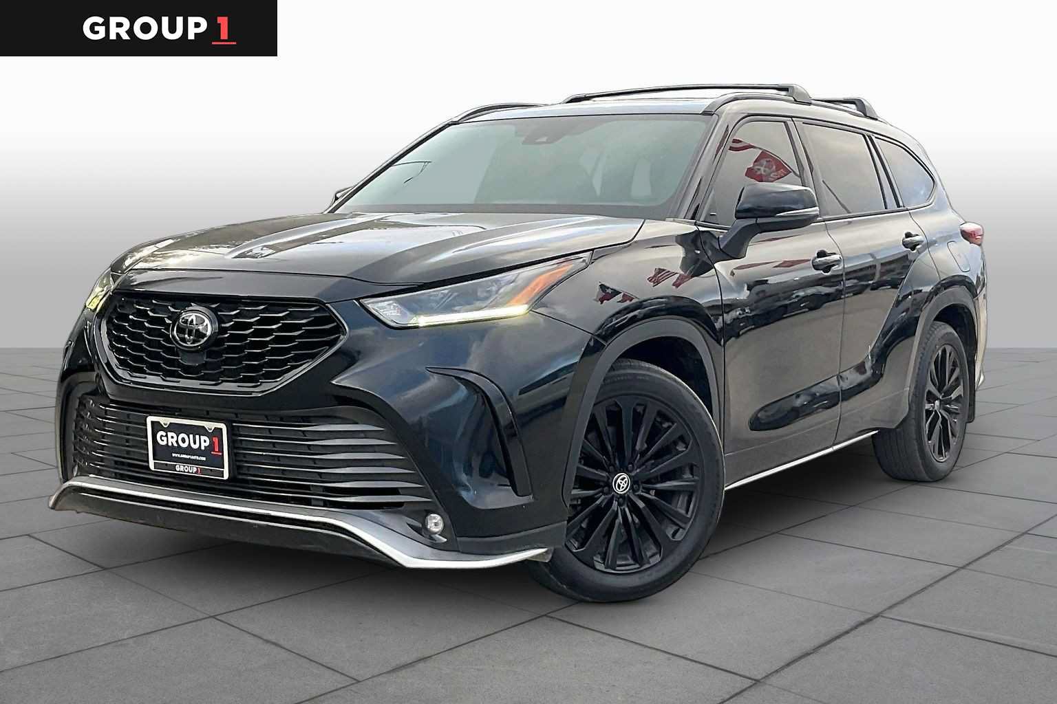 Used 2023 Toyota Highlander XSE FWD image 1