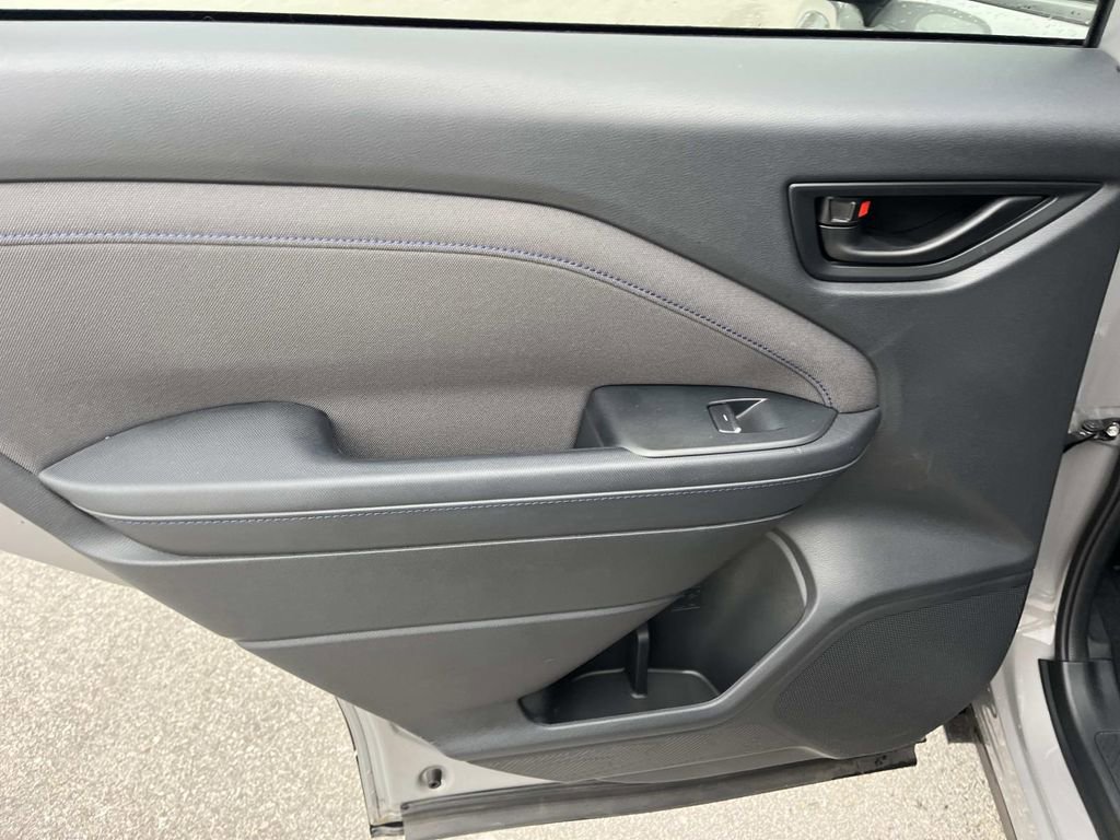 Used 2025 Subaru Forester Premium w/ Convenience Package #2 image 18