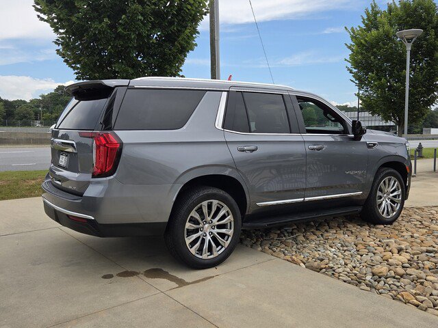 Used 2022 GMC Yukon SLT w/ SLT Luxury Package RWD image 5