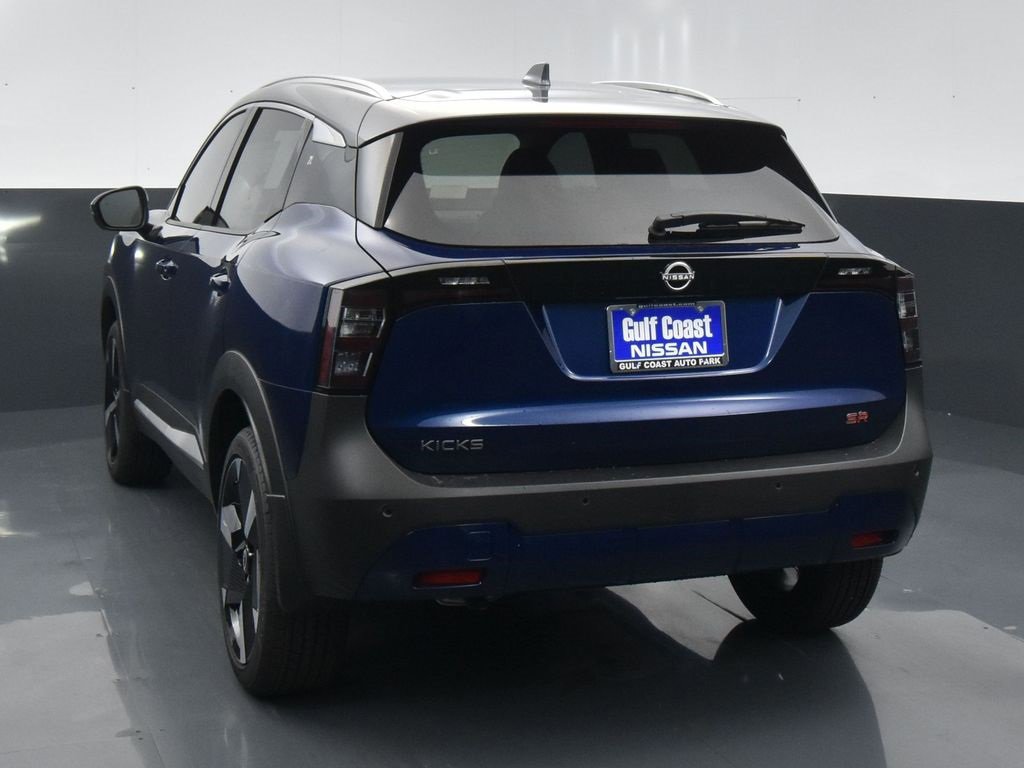 Certified 2025 Nissan Kicks SR image 4