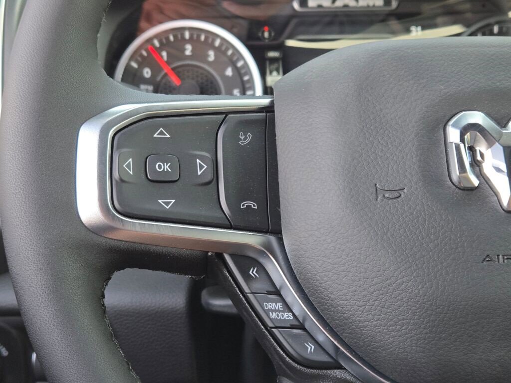 New 2026 RAM 1500 4x4 Crew Cab image 31