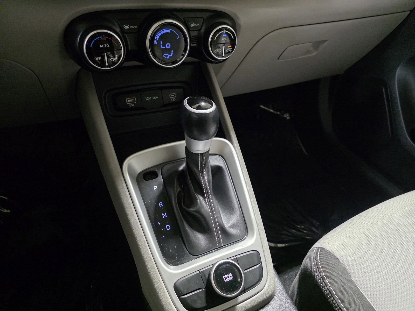 Certified 2023 Hyundai Venue SEL image 27