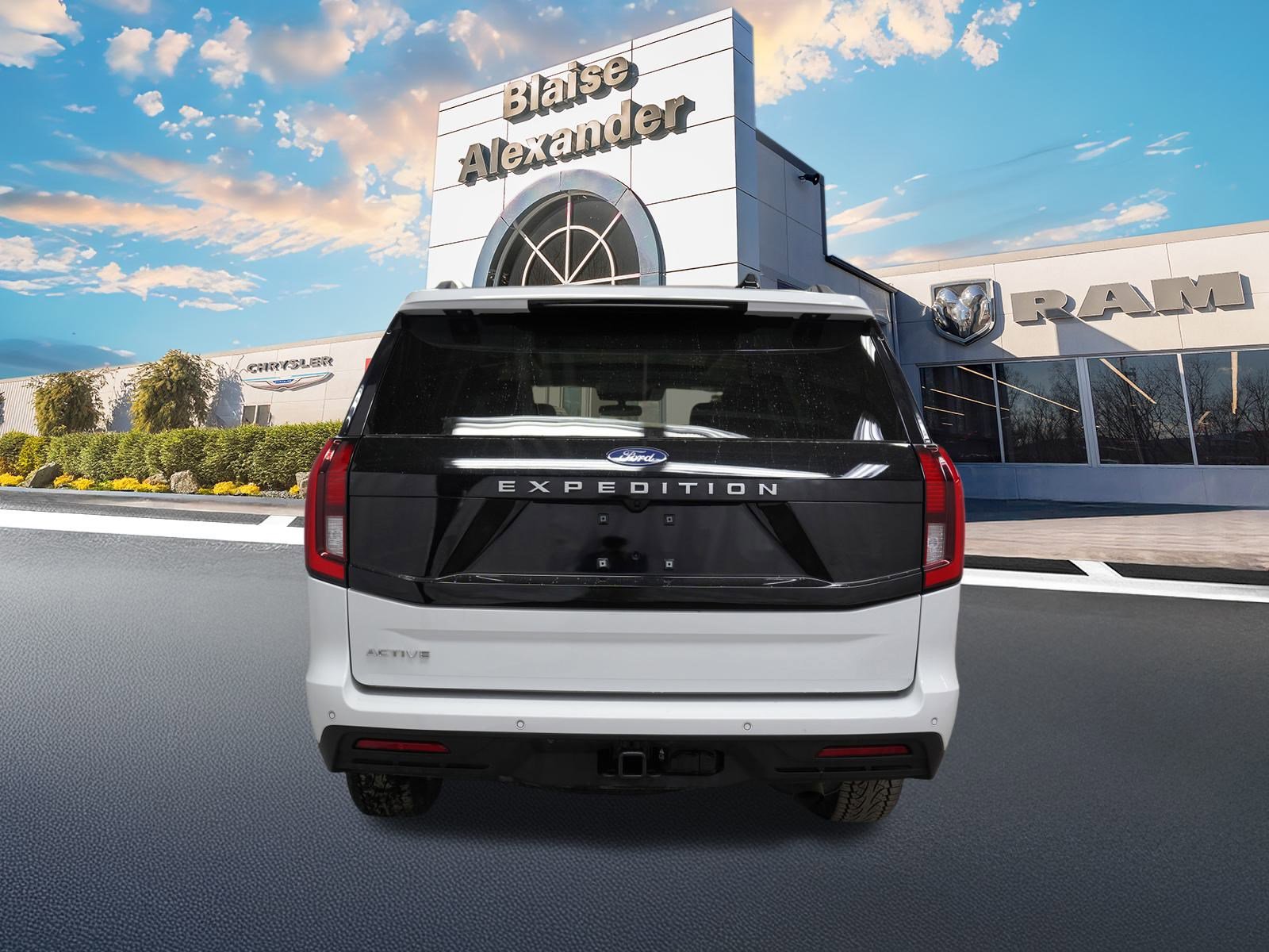 Used 2025 Ford Expedition Active image 8