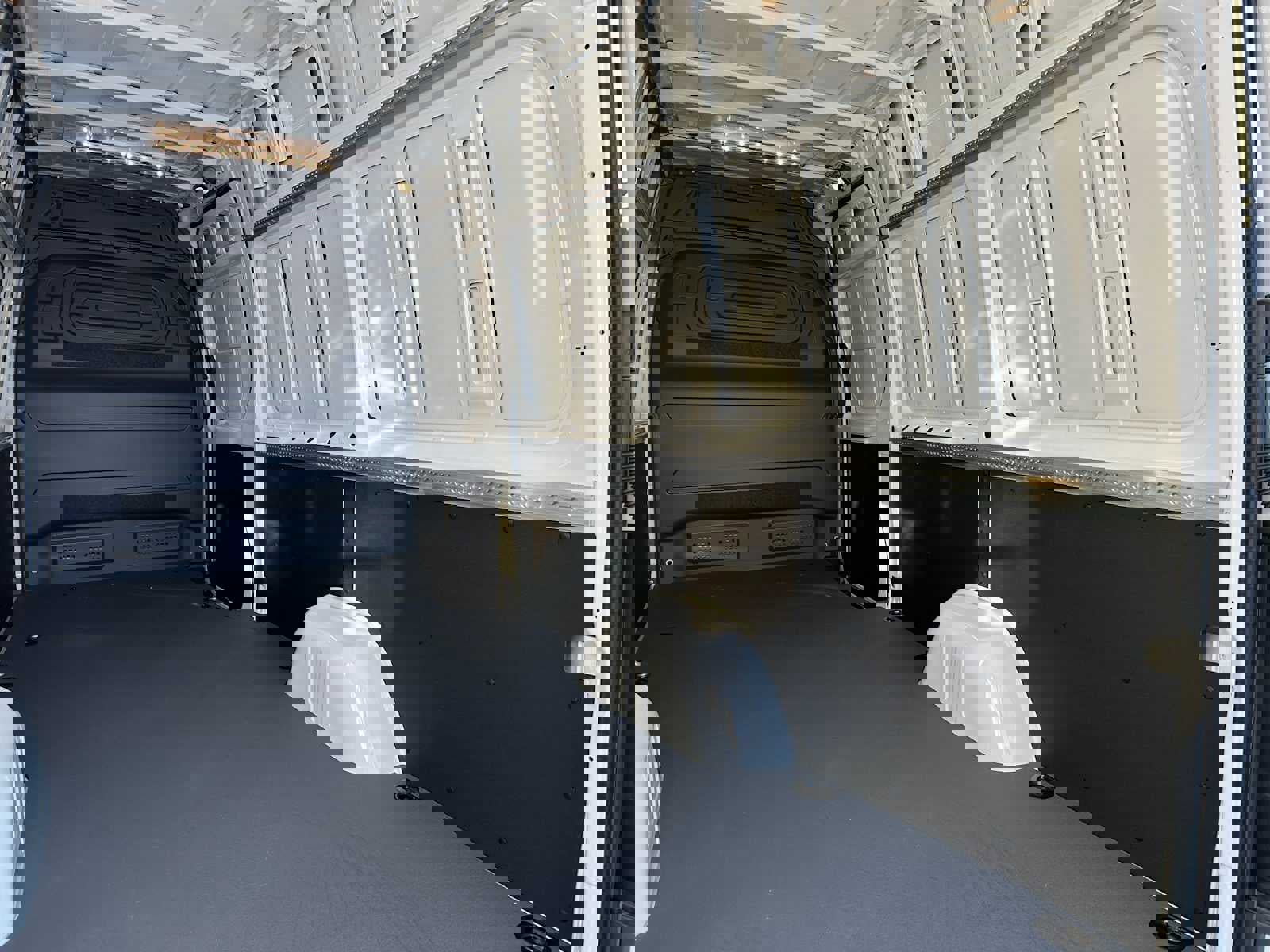 Used 2024 Mercedes-Benz Sprinter 2500 image 20