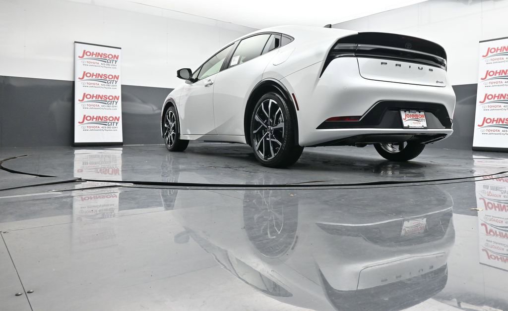 New 2026 Toyota Prius Plug-In Hybrid FWD image 32