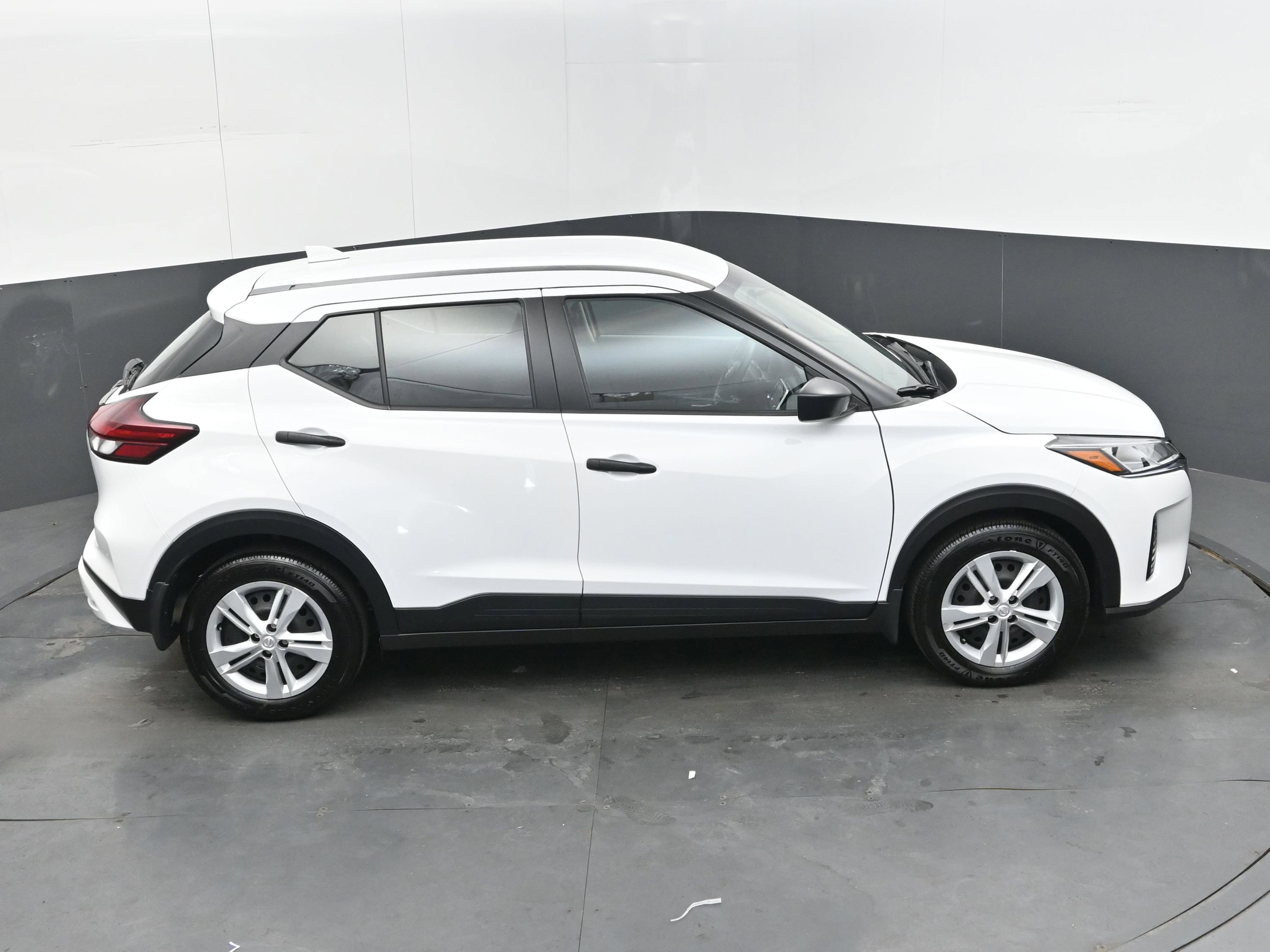 Certified 2025 Nissan Kicks Play S image 36