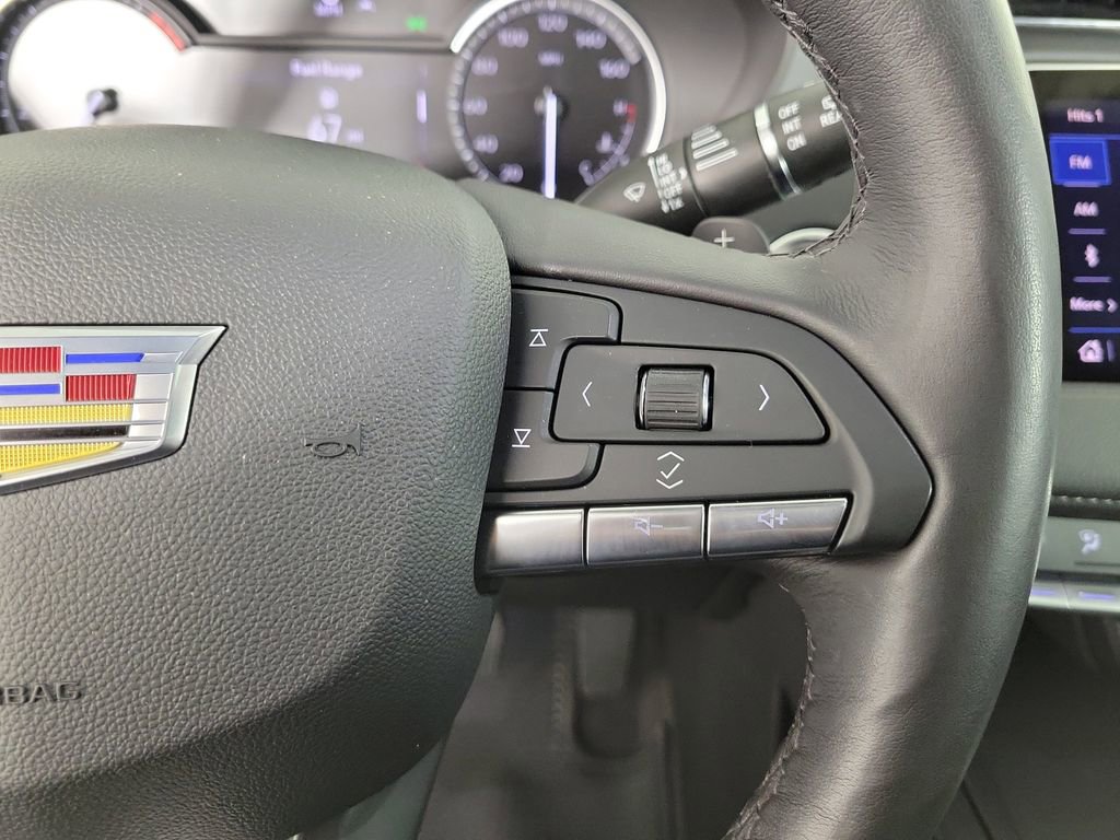 Certified 2023 Cadillac XT4 Luxury w/ Cold Weather Package FWD image 18