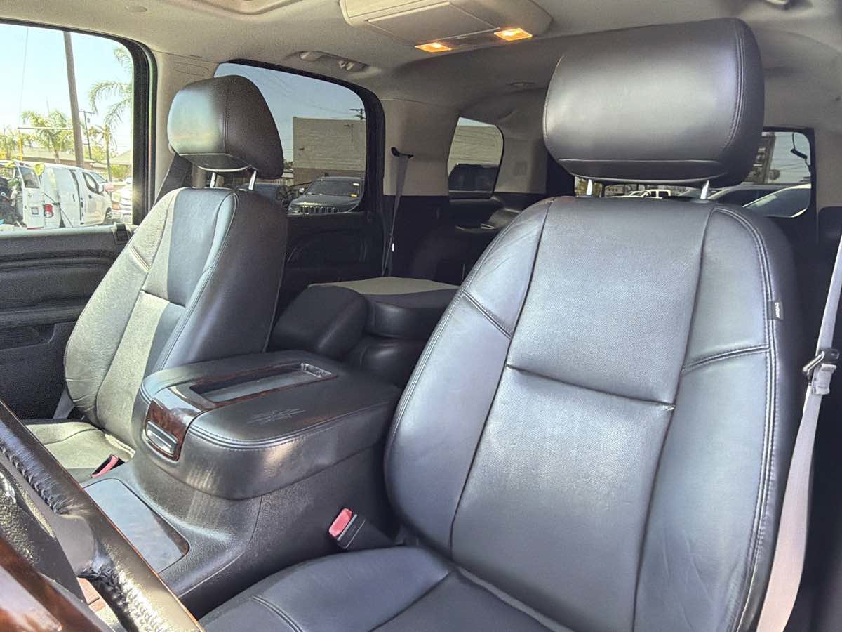 Used 2014 GMC Yukon Denali AWD/4WD image 8