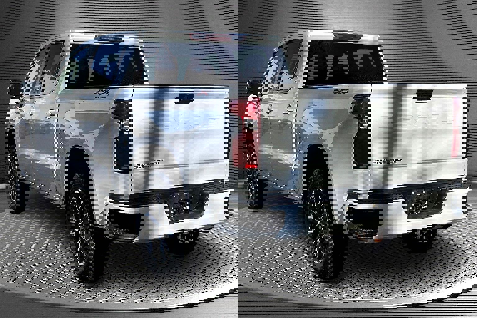 Used 2020 Chevrolet Silverado 1500 RST w/ RST Value Package image 4