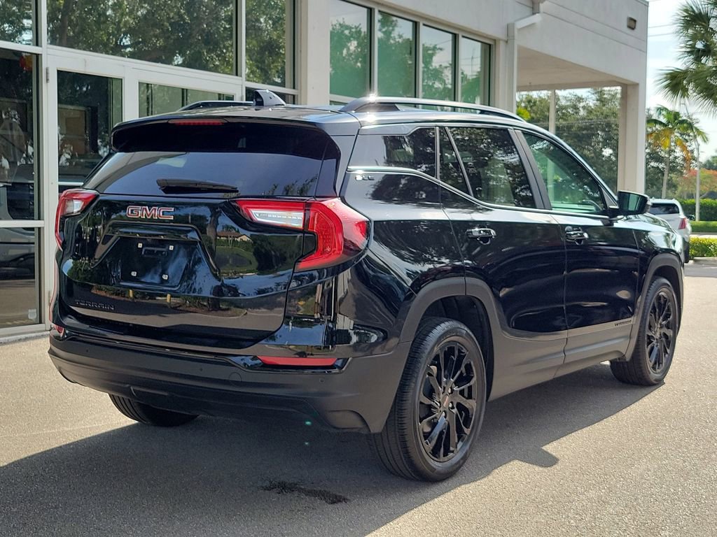 Used 2023 GMC Terrain SLE w/ Driver Convenience Package FWD image 5