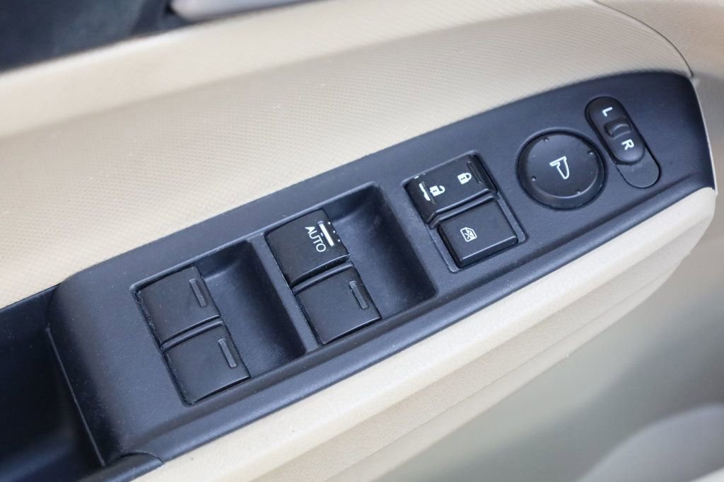 Used 2012 Honda Accord LX image 29