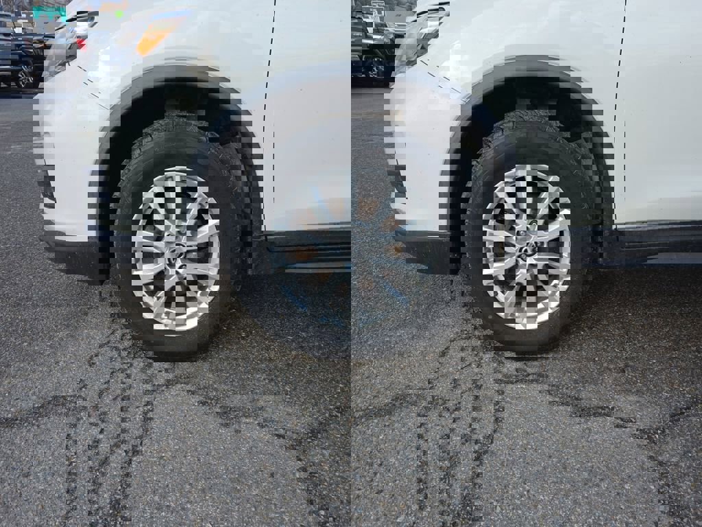 Used 2018 Nissan Rogue SV image 26