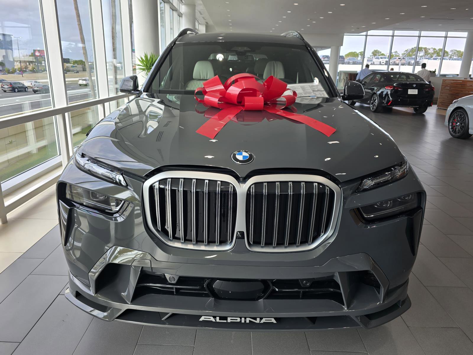 New 2026 BMW ALPINA XB7 image 2
