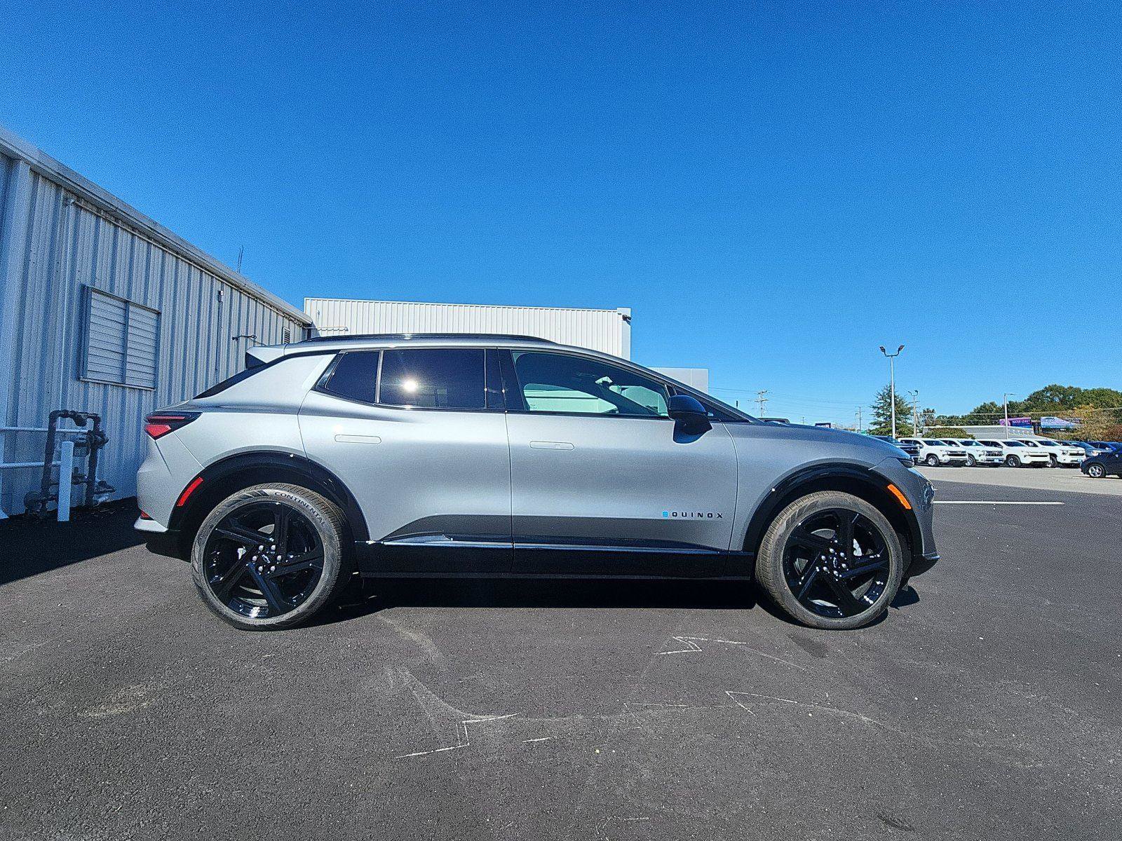 New 2025 Chevrolet Equinox EV RS AWD/4WD image 6