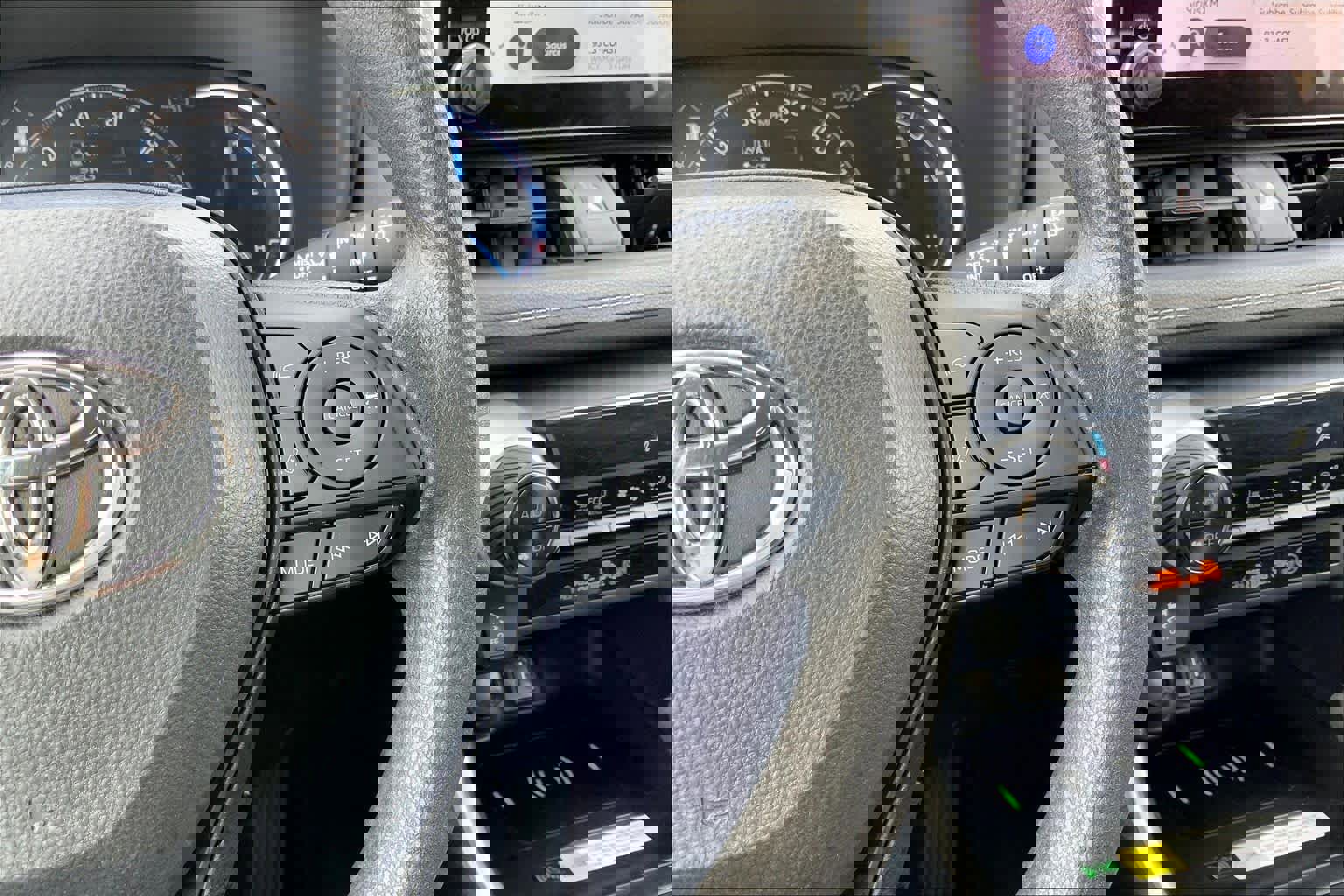 Used 2024 Toyota RAV4 XLE w/ Convenience Package image 24