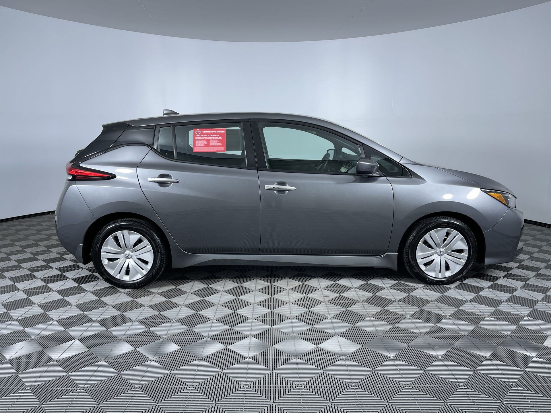 Certified 2025 Nissan Leaf S FWD image 10