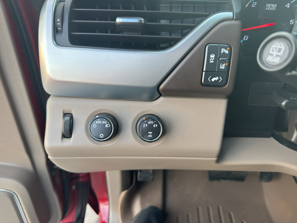 Used 2015 Chevrolet Tahoe LT AWD/4WD image 28