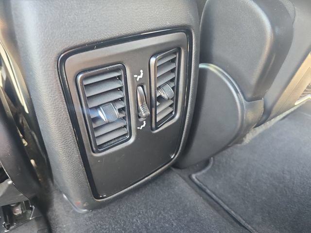 Used 2024 Dodge Durango SXT w/ 3rd Row Seating Group RWD image 20