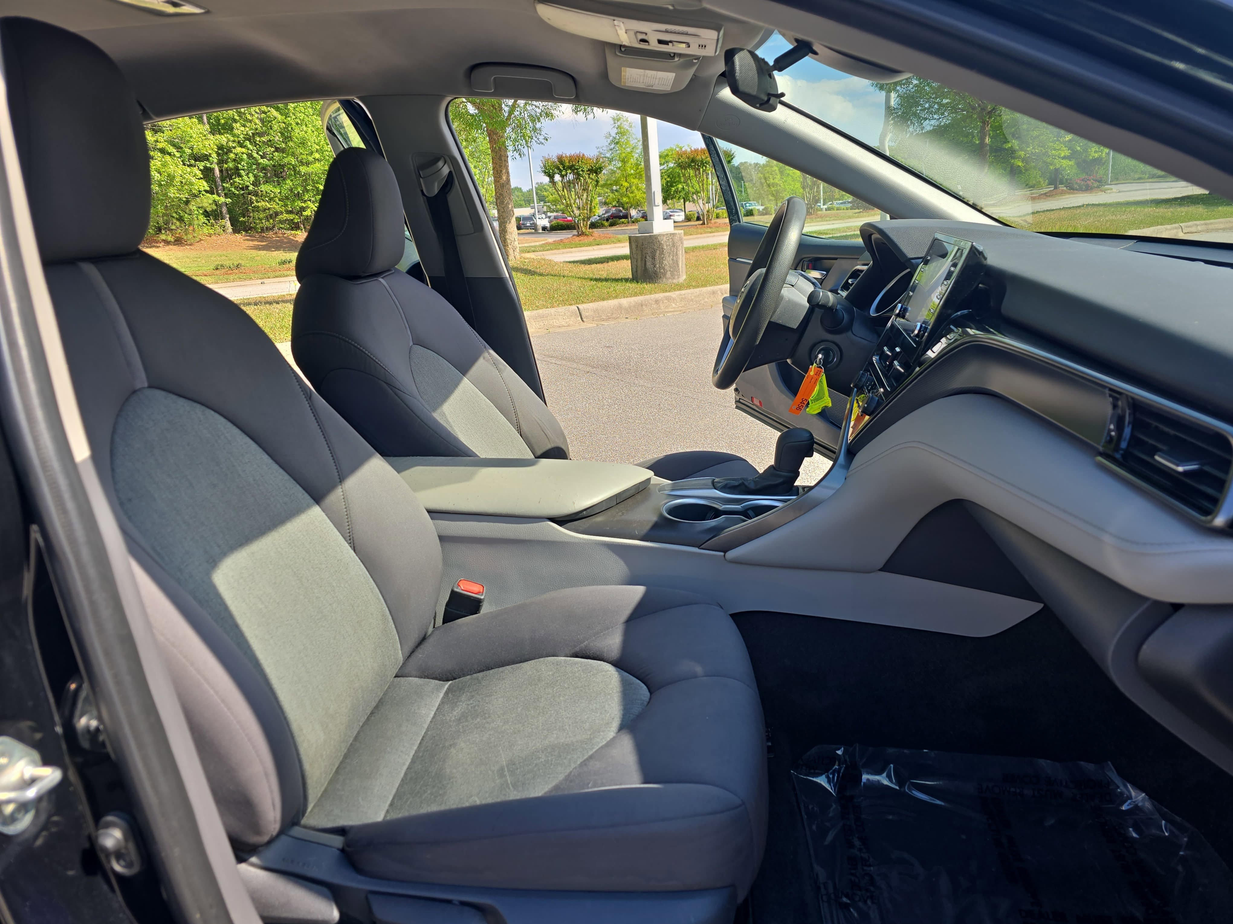 Used 2021 Toyota Camry LE FWD image 10