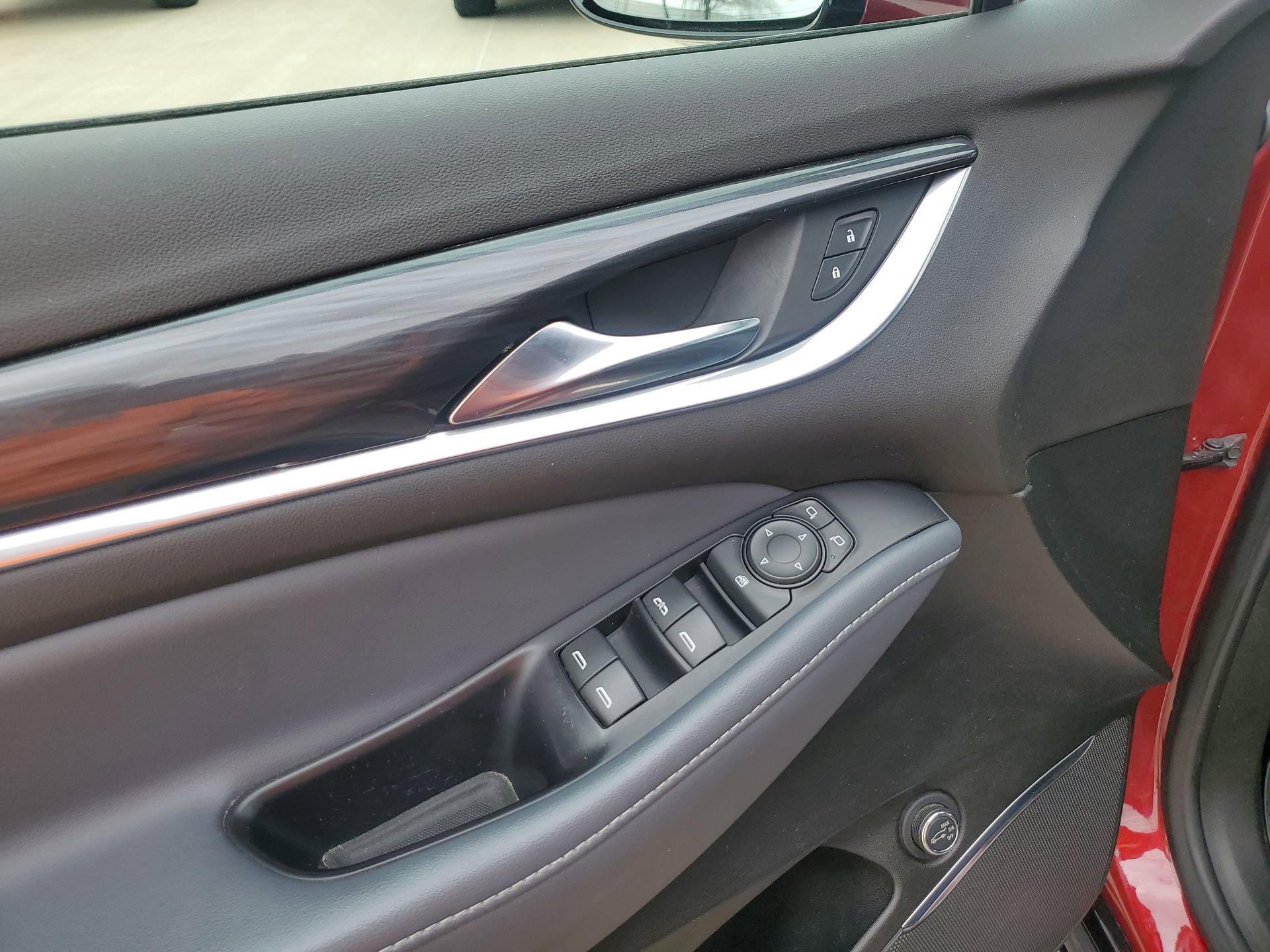 Used 2022 Buick Enclave Essence w/ Sport Touring Edition FWD image 29