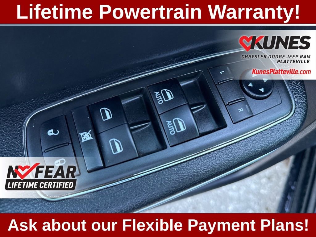 Used 2021 Chrysler 300 Touring L image 12