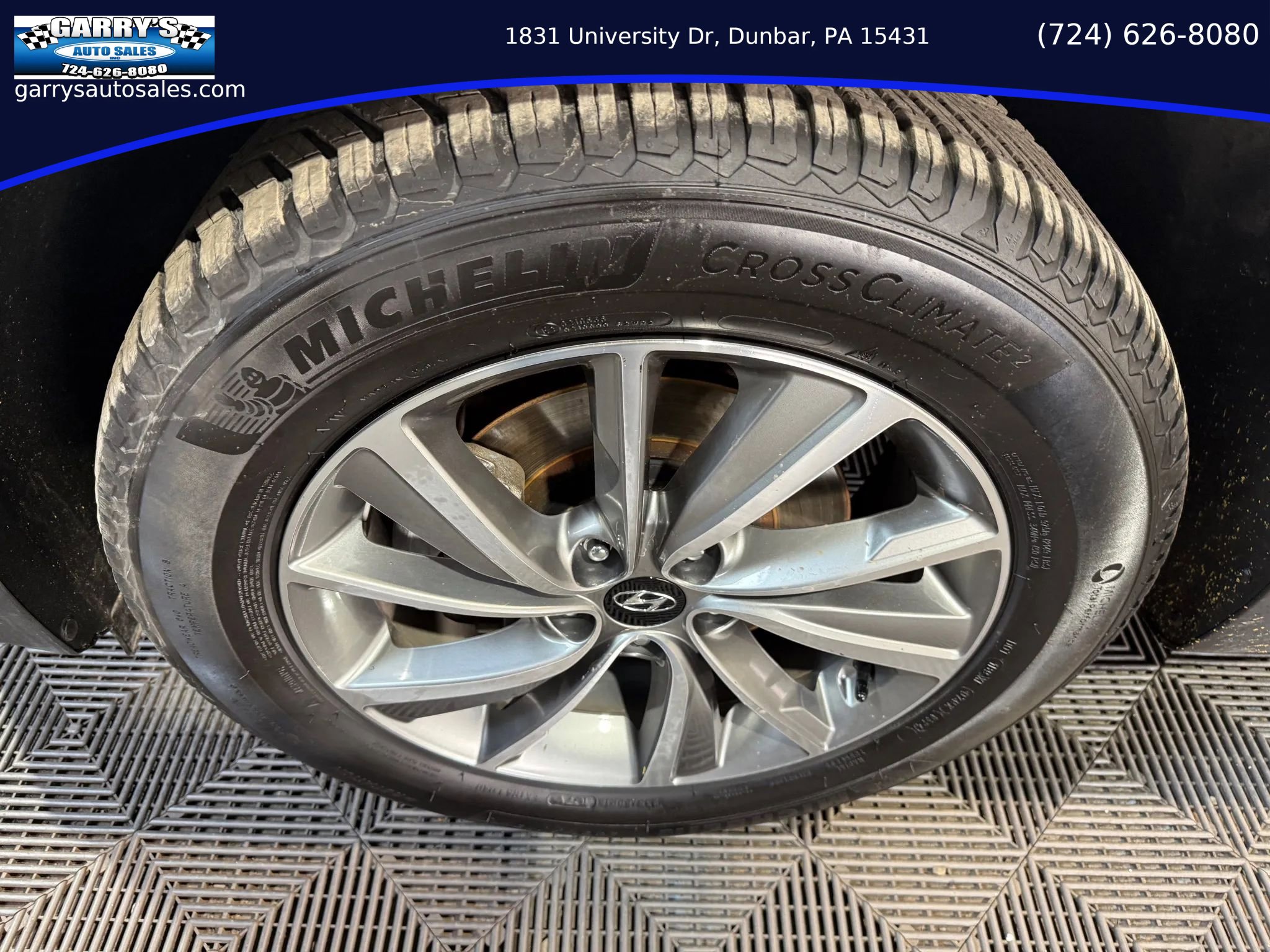 Used 2019 Hyundai Santa Fe Limited w/ Cargo Package image 11