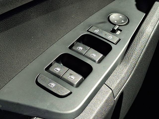 Used 2025 Kia Sportage LX image 24