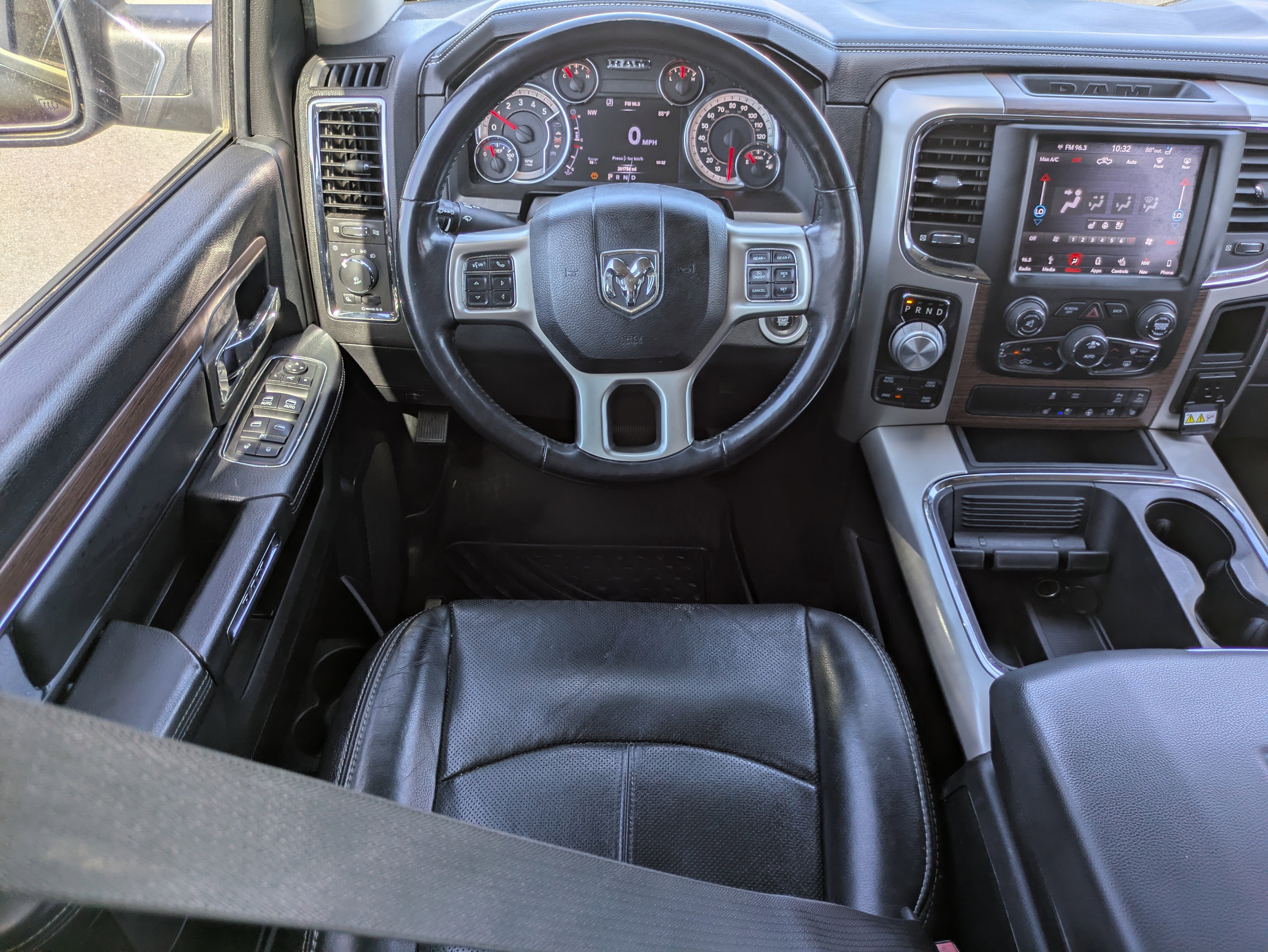 Used 2018 RAM 1500 Laramie w/ Convenience Group image 19