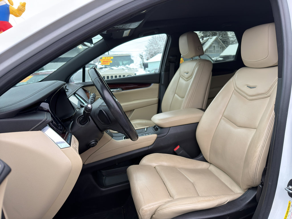 Used 2017 Cadillac XT5 Luxury w/ Driver Awareness Package image 11