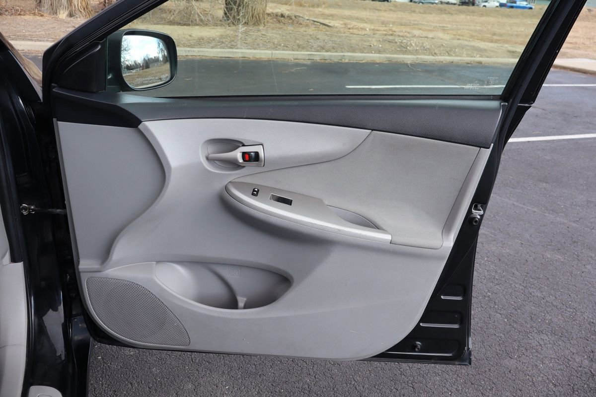 Used 2013 Toyota Corolla LE w/ Protection Pkg image 26