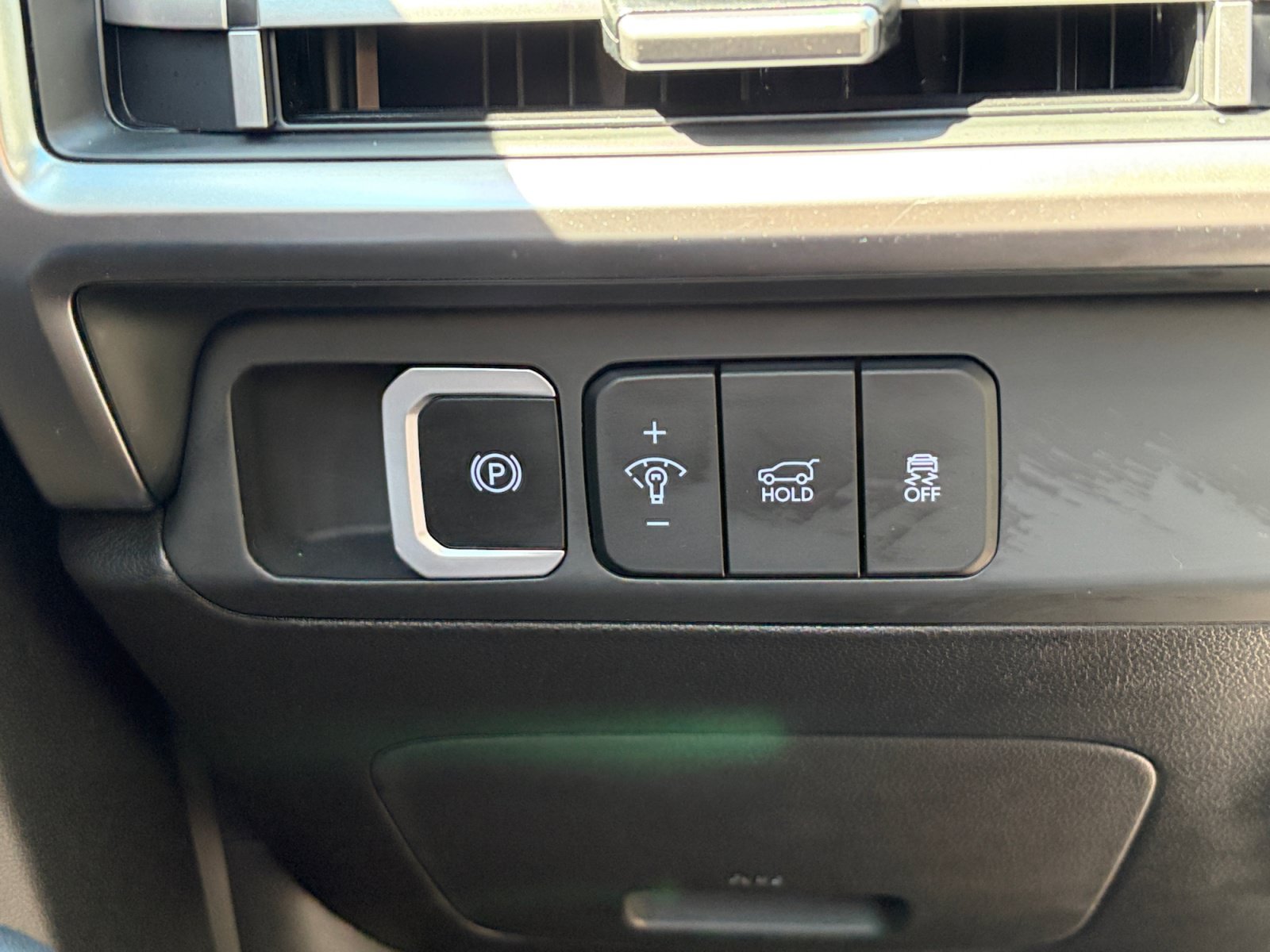 Certified 2025 Hyundai Santa Fe SE AWD/4WD image 12