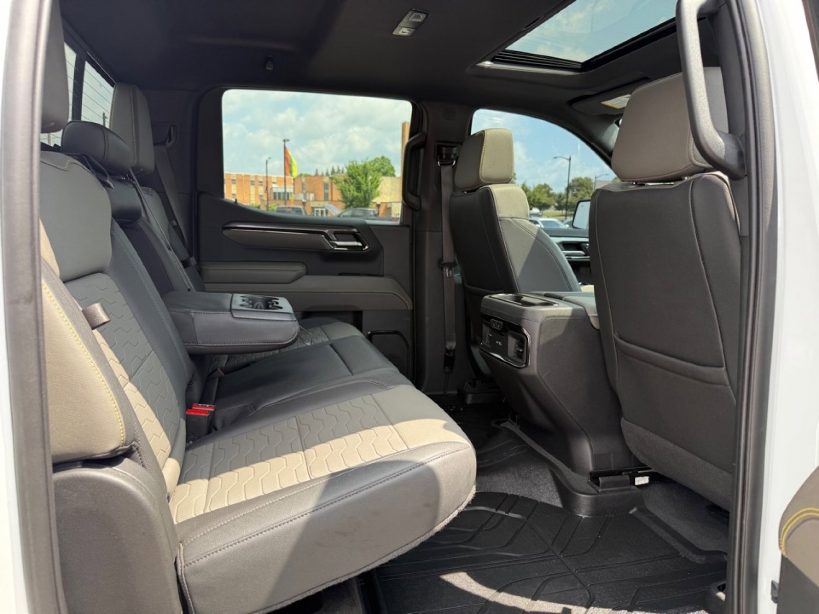 Used 2023 Chevrolet Silverado 1500 ZR2 w/ Technology Package image 15