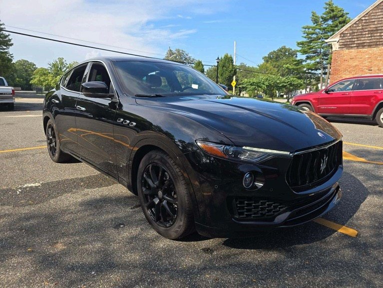 Used 2019 Maserati Levante AWD/4WD image 2