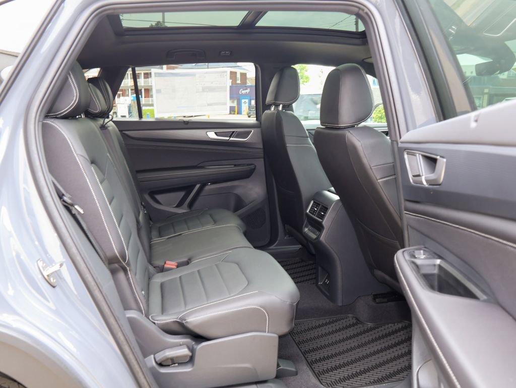 New 2026 Volkswagen Tiguan SE R-Line AWD/4WD image 32