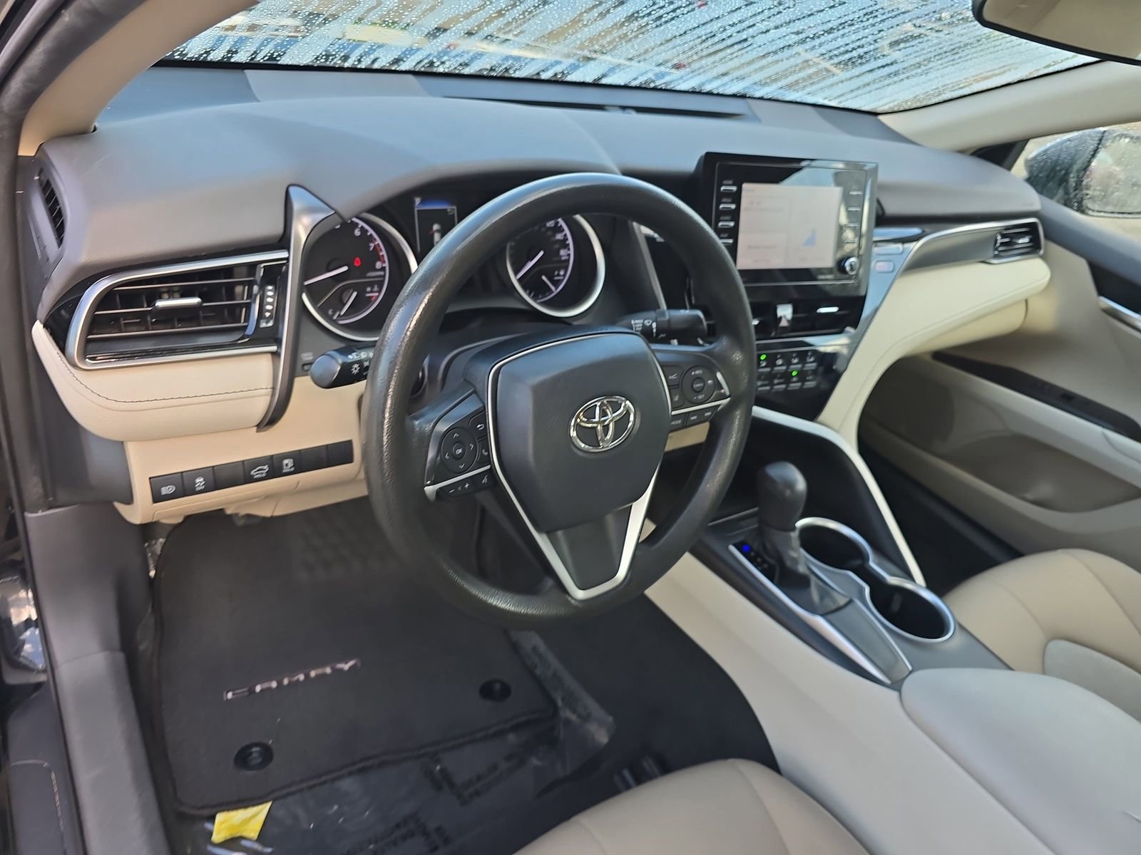 Used 2021 Toyota Camry LE image 19