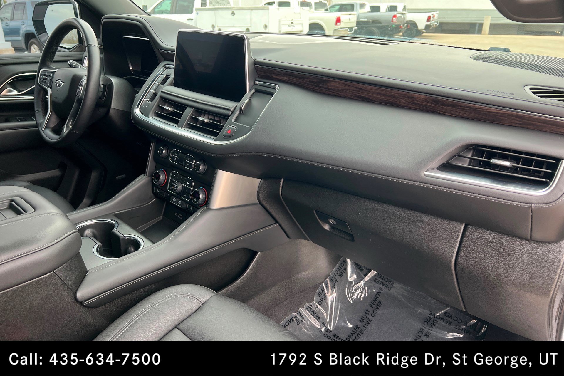 Used 2022 Chevrolet Tahoe Z71 w/ Luxury Package AWD/4WD image 24