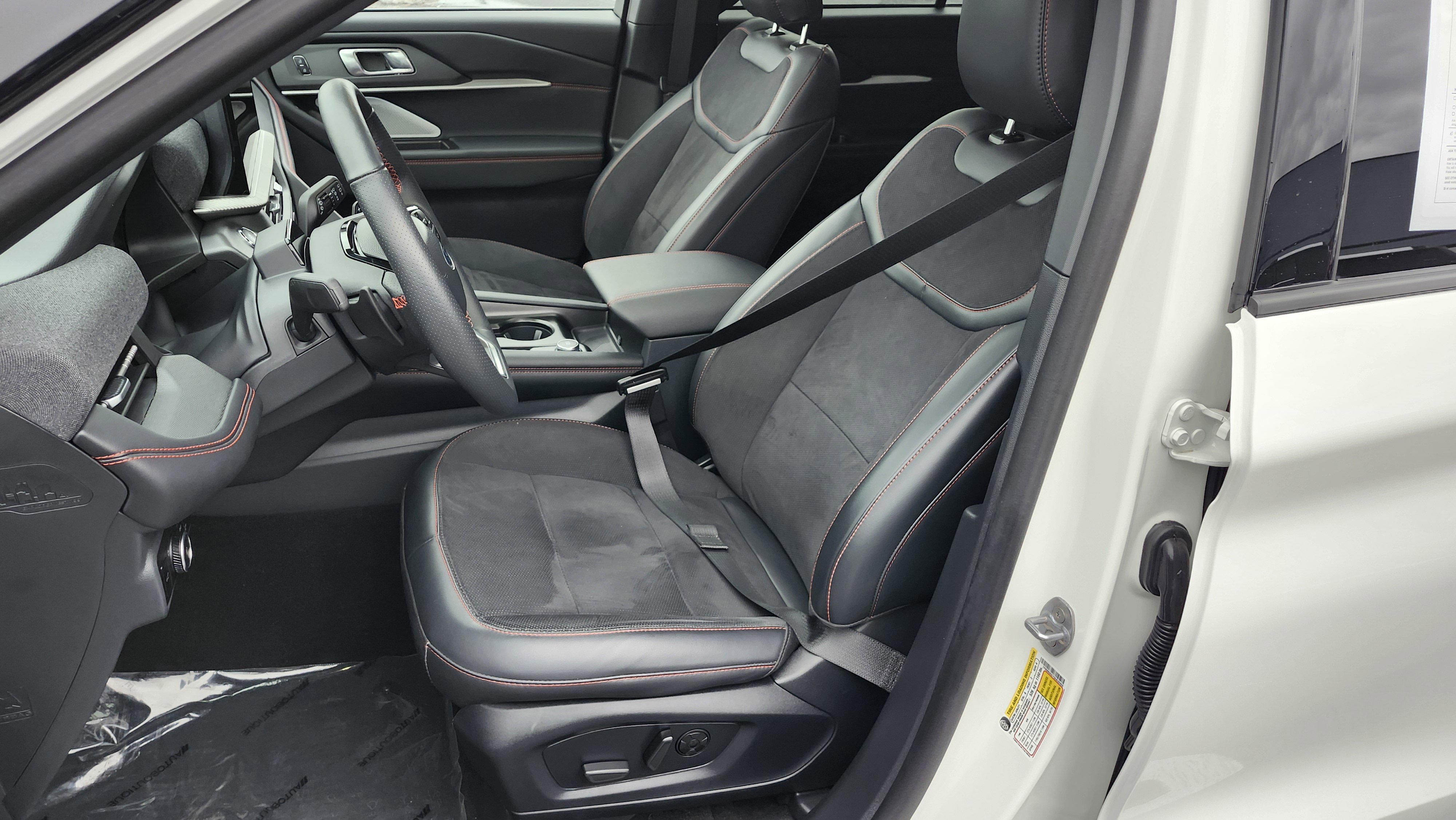 Used 2025 Ford Explorer ST w/ Sun And Sound Package image 27