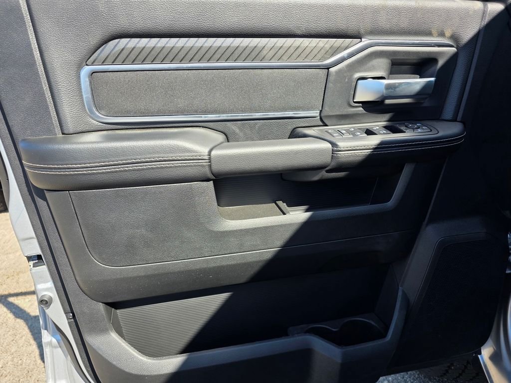 New 2026 RAM 2500 Big Horn AWD/4WD image 8