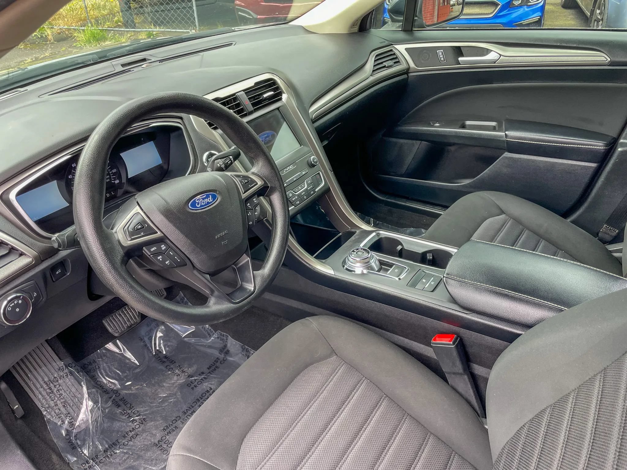 Used 2020 Ford Fusion SE FWD image 15