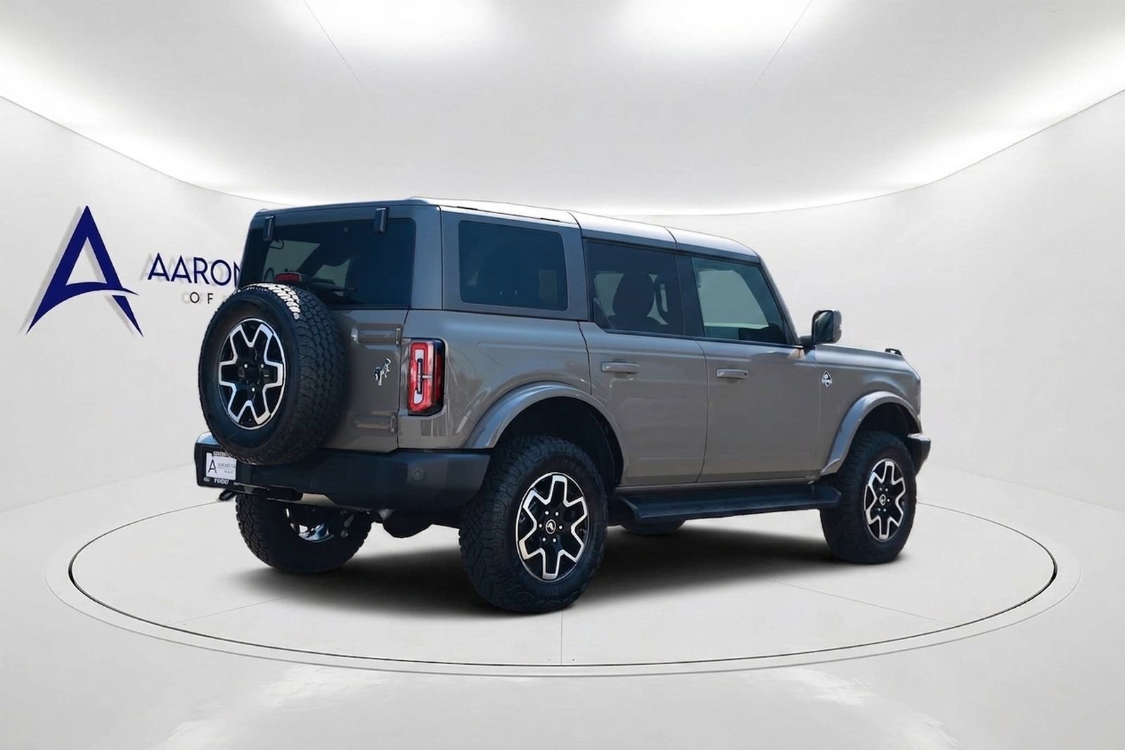Used 2025 Ford Bronco Outer Banks AWD/4WD image 4