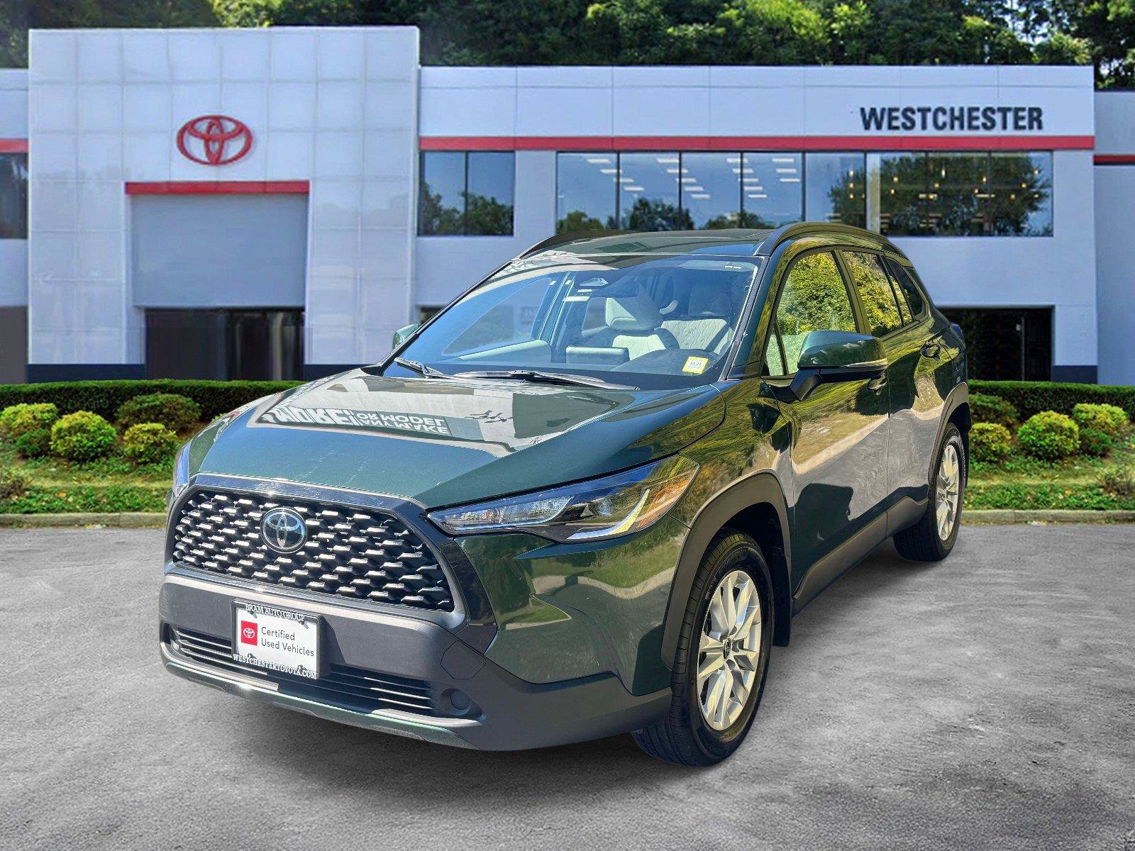Used 2023 Toyota Corolla Cross LE w/ Moonroof Package AWD/4WD image 4
