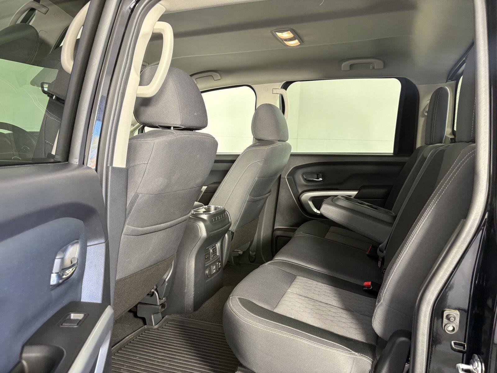 Used 2024 Nissan Titan SV w/ SV Convenience Package image 23