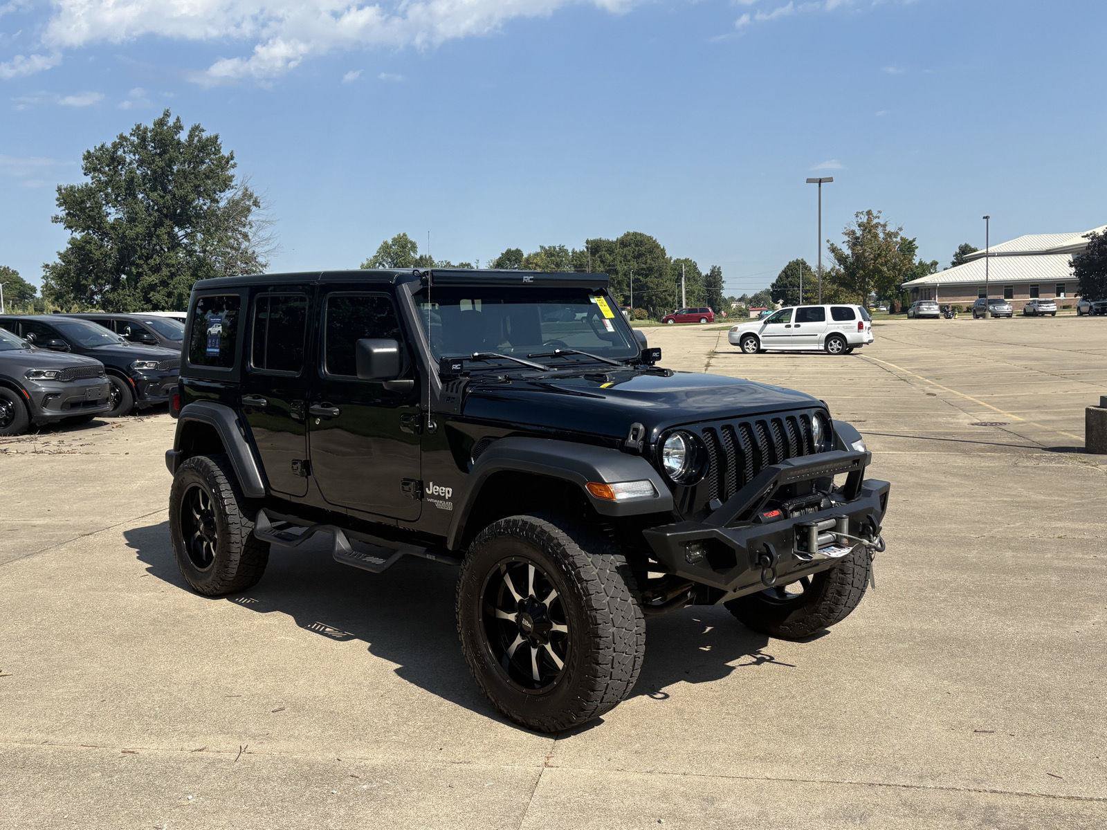Used 2019 Jeep Wrangler Unlimited Sport S AWD/4WD image 2