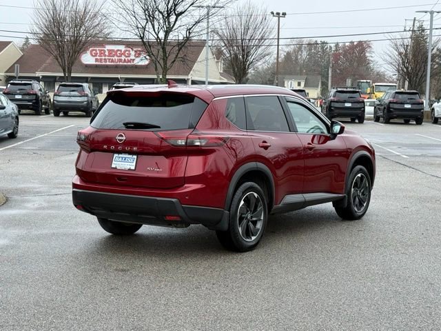 Used 2024 Nissan Rogue SV w/ SV Premium Package image 5