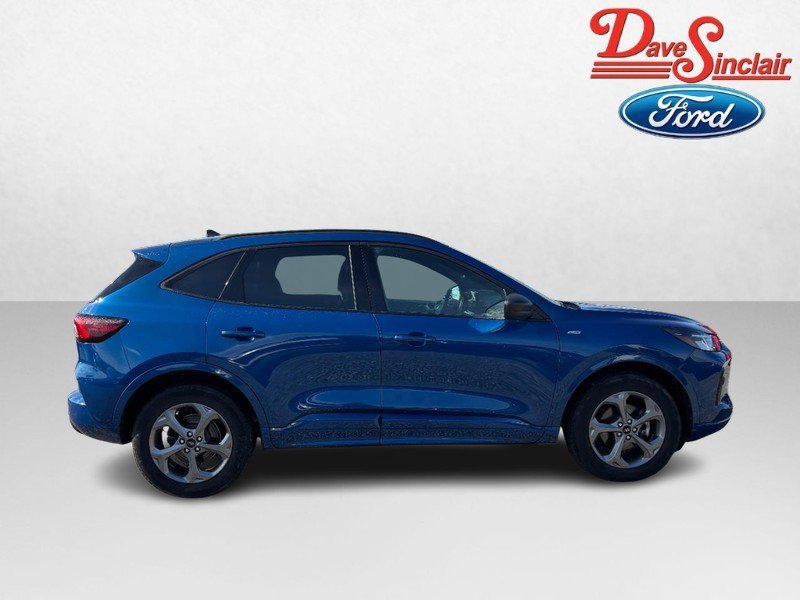 Used 2023 Ford Escape ST-Line w/ Tech Pack #1 AWD/4WD image 5