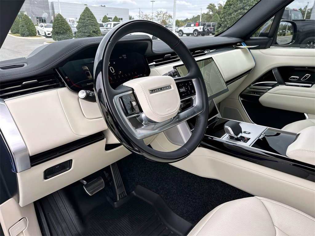New 2026 Land Rover Range Rover Long Wheelbase SE image 22