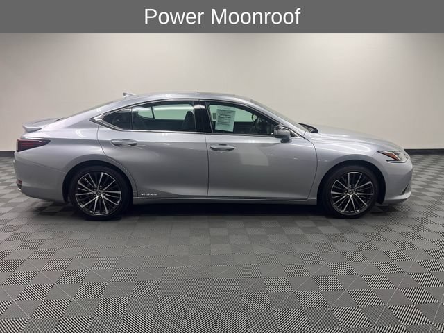 Certified 2022 Lexus ES 300h w/ Premium Package FWD image 4