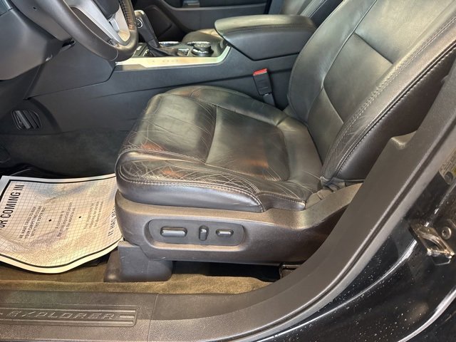 Used 2014 Ford Explorer XLT w/ Equipment Group 202A image 8