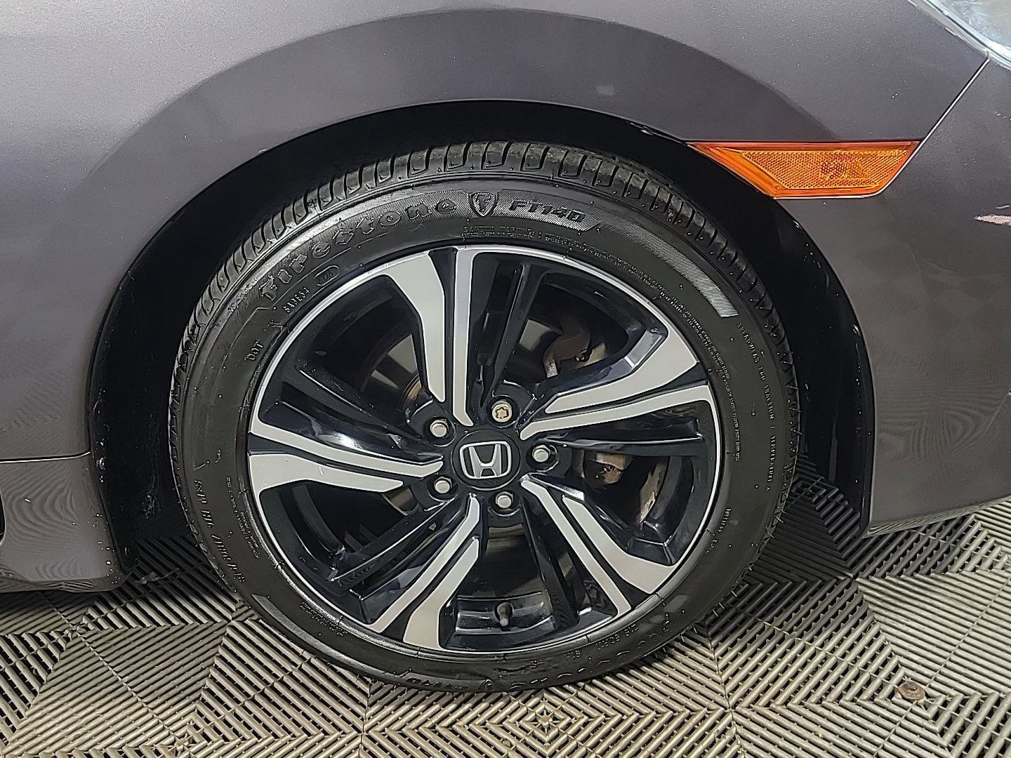 Used 2016 Honda Civic Touring image 3