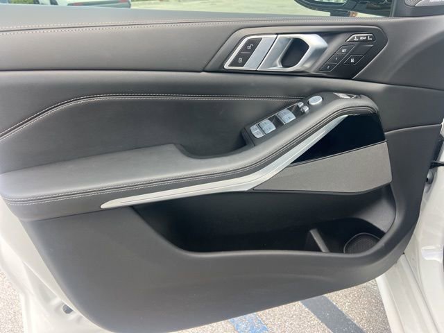 Used 2023 BMW X7 xDrive40i w/ M Sport Package image 15